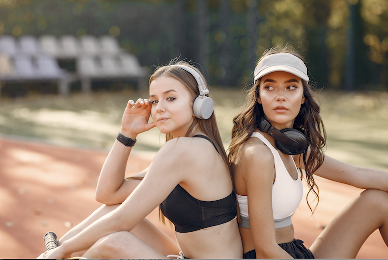 Mujer practicando deporte al aire libre